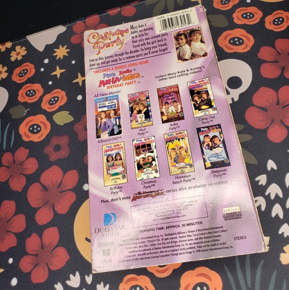 2 You're Invited Mary Kat and Ashley VHS Ballet Party Mall Costume 2000s 90s - Picture 9 of 9